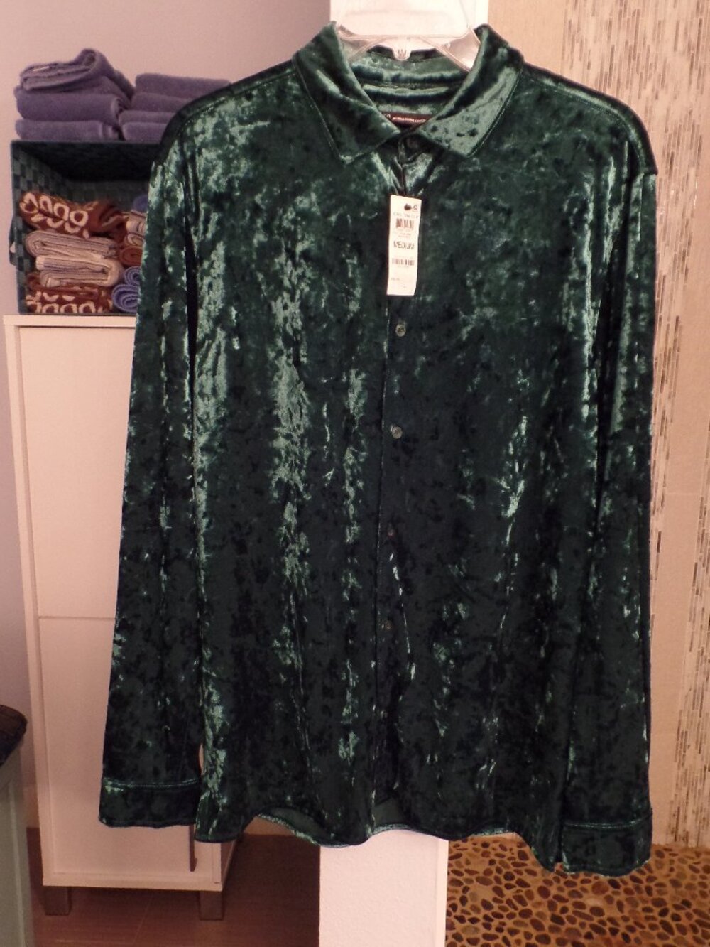 I.N.C. International Concepts Men's Green Velvet Long Sleeve - NWT Medium